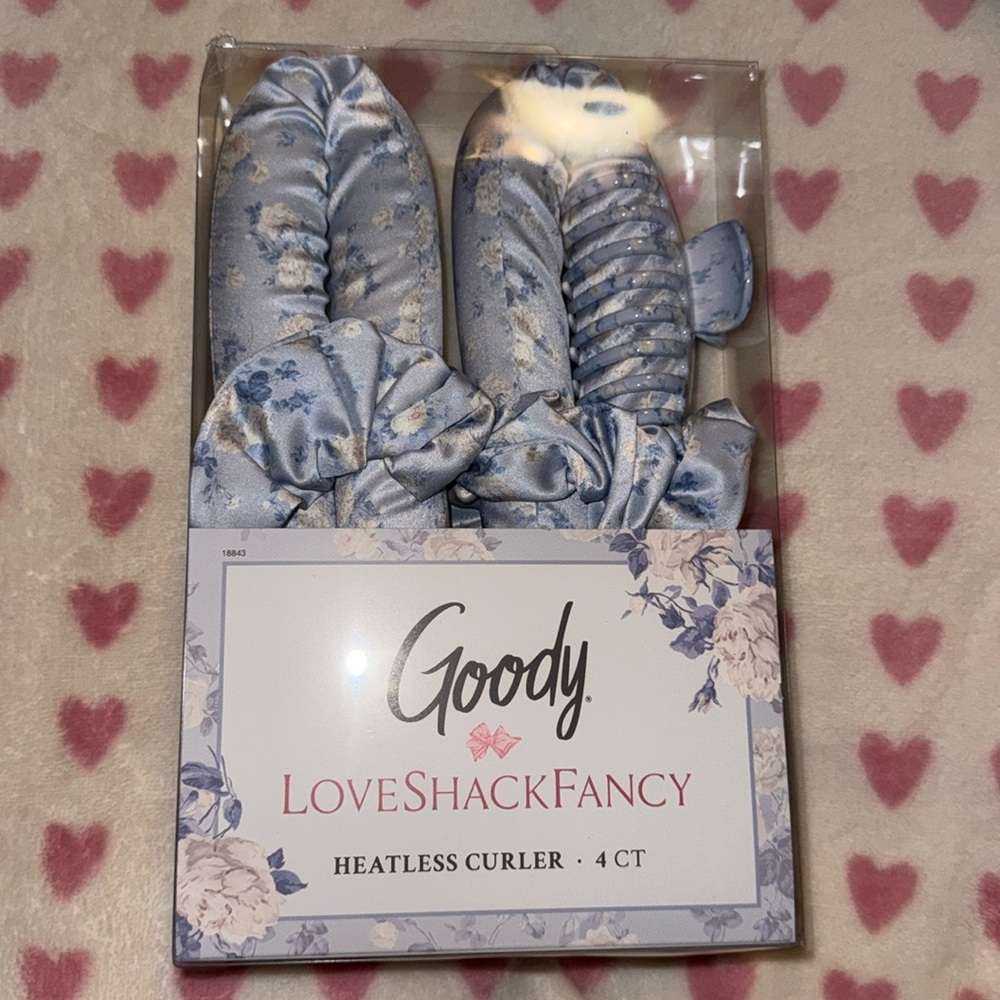 Goody x LoveShackFancy 
Heatless curler